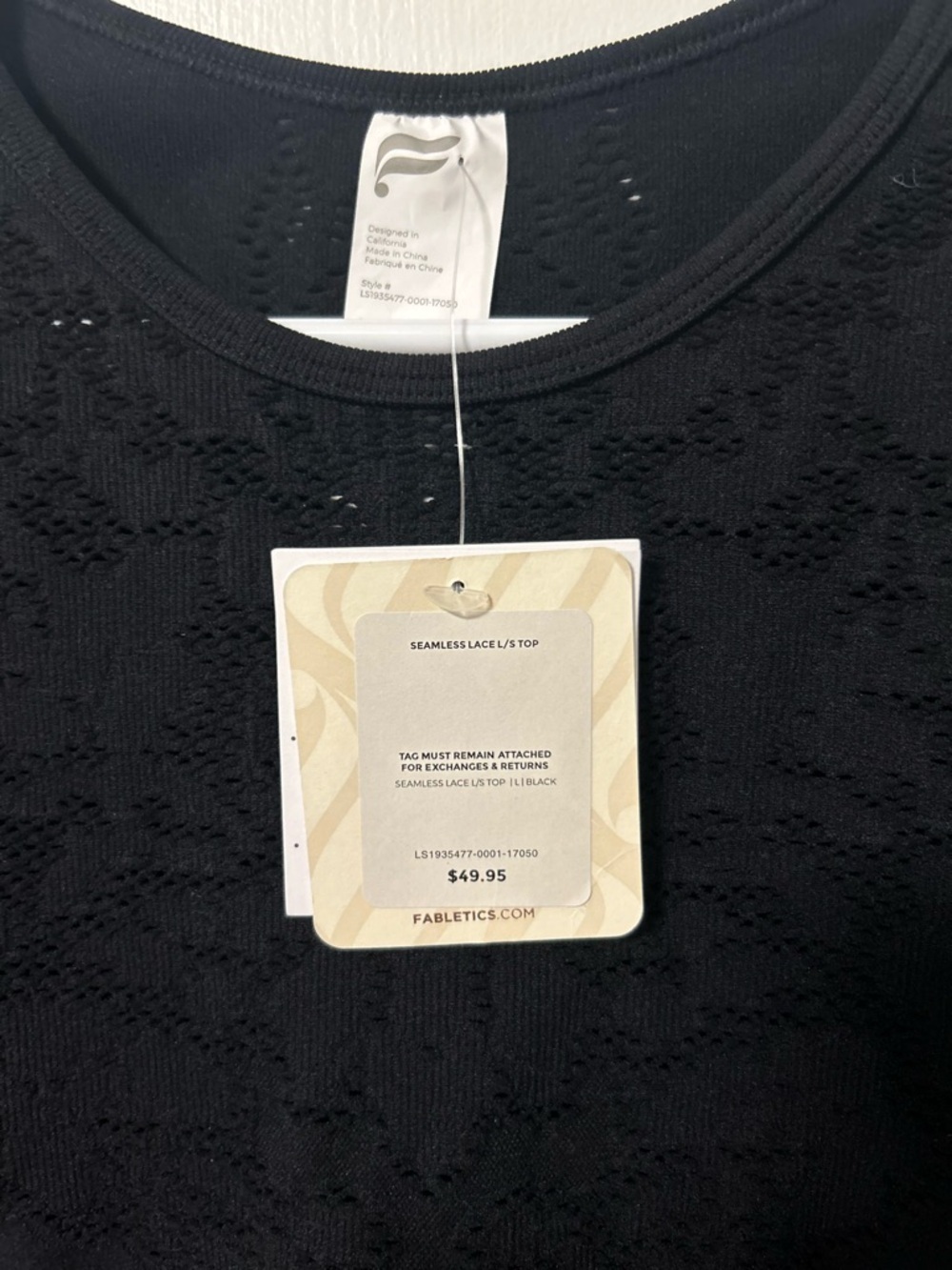NTW [$50 USD] FABLETICS SEAMLESS LACE TOP - Picture 2 of 3